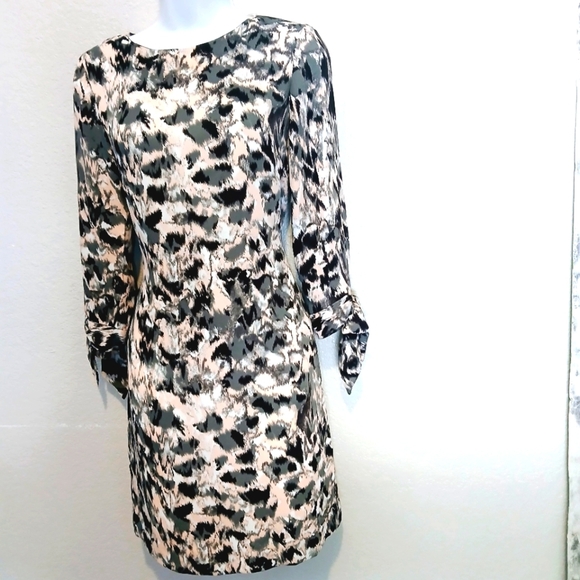 H&M Abstract Watercolor Print Shift Dress Size 4 - Picture 6 of 10